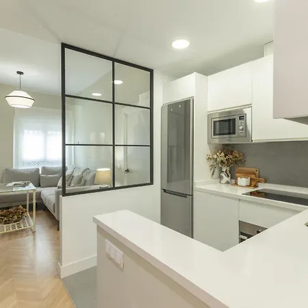 Apartment Charming 2 Bedrooms With Free Parking At Plaza Alameda By Ocityzen