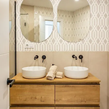Apartment Charming 2 Bedrooms With Free Parking At Plaza Alameda By Ocityzen